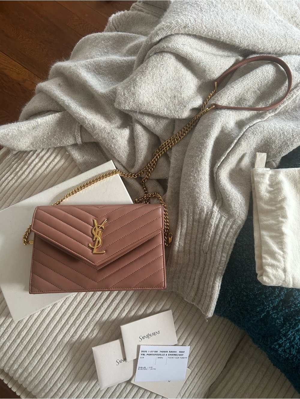 Saint Laurent Quilted Clutch in Dusty Rose with Gold YSL Hardware 100% authentic - Picture 2 of 8